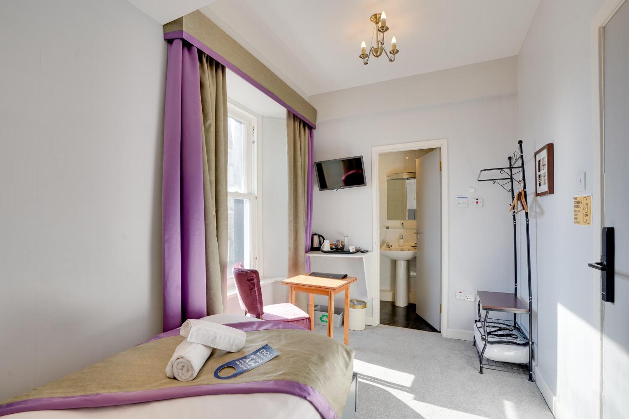 The County Hotel - Self Check-In, Ultra Fast Wi-Fi, Free Parking, Central Location Selkirk Exterior foto