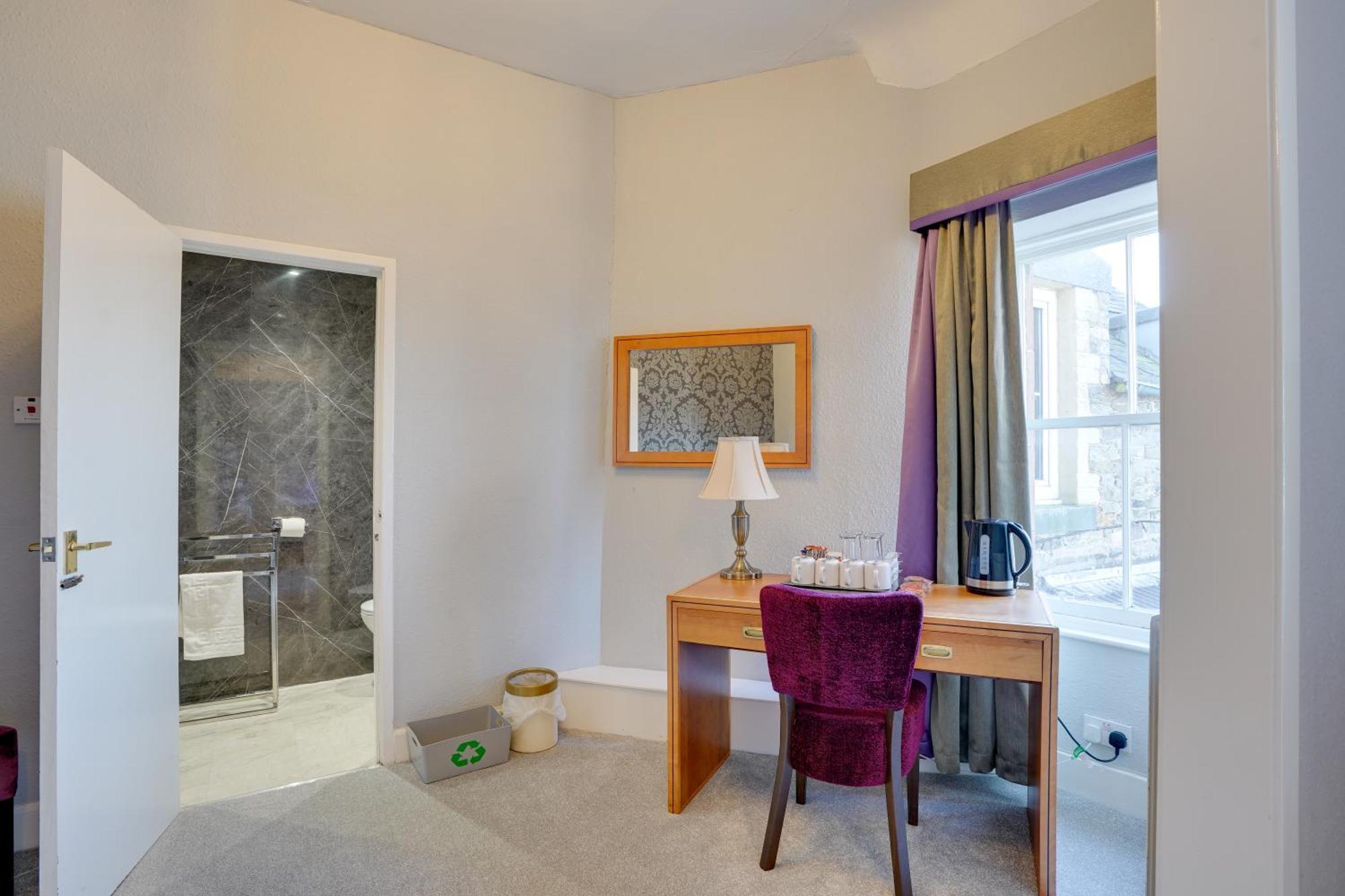 The County Hotel - Self Check-In, Ultra Fast Wi-Fi, Free Parking, Central Location Selkirk Exterior foto